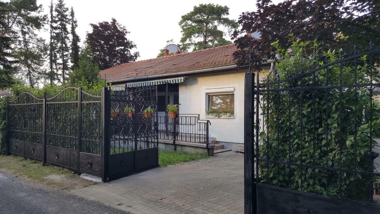 Rose Apartman Balatonlelle Exterior foto